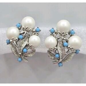 Earrings Floral Leaf Cluster Beads Alaskan Summer Collection 60s Sarah Coventry